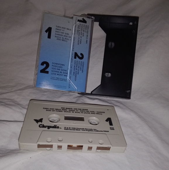 Vintage The Babys On The Edge 1980 Chrysalis Records Music Cassette Tape - Picture 4 of 5
